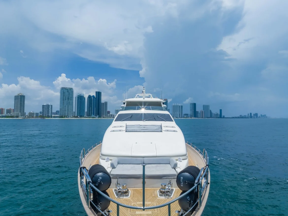 Yacht: 116’ Azimut - Image 19