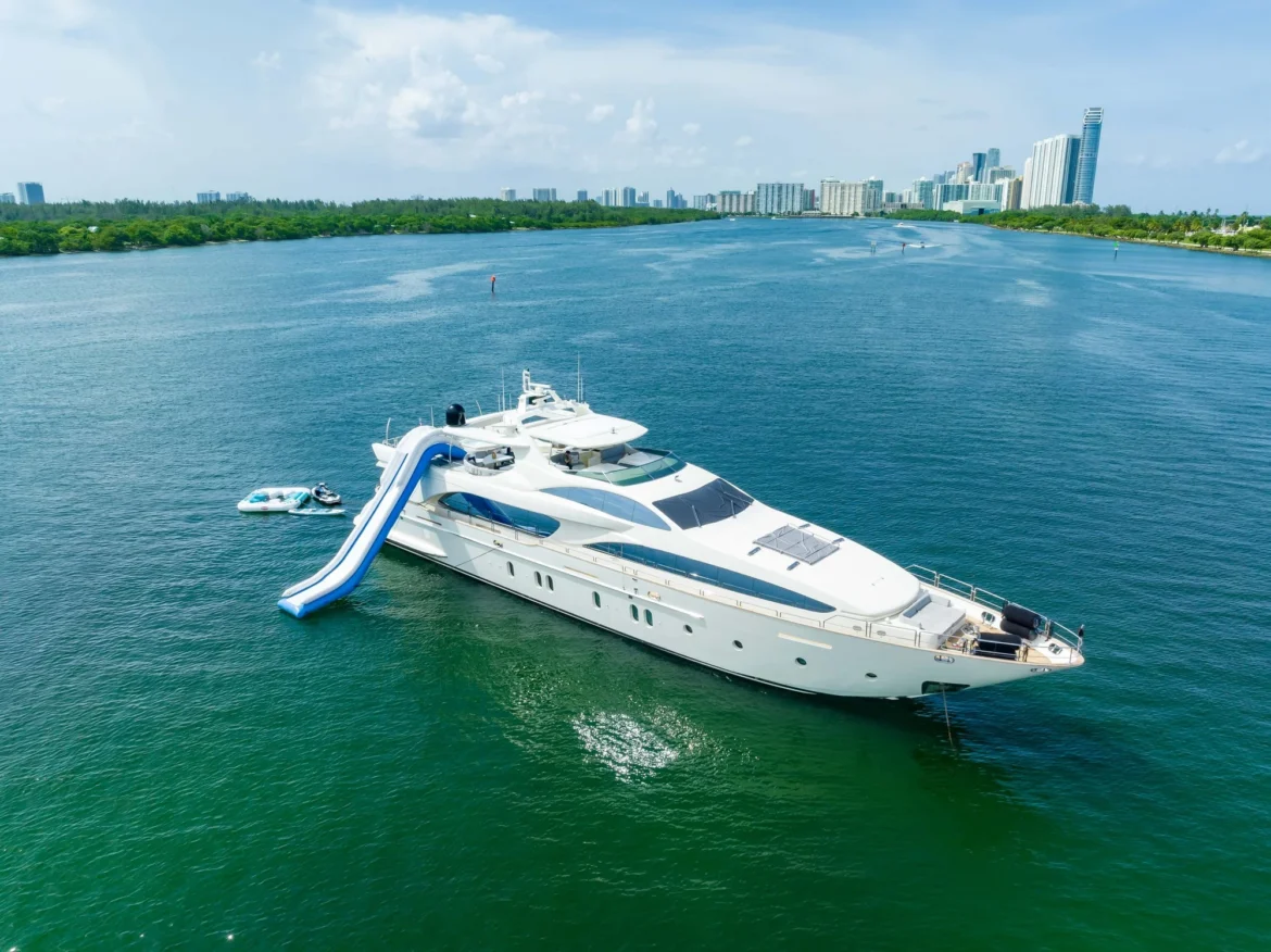 Yacht: 116’ Azimut