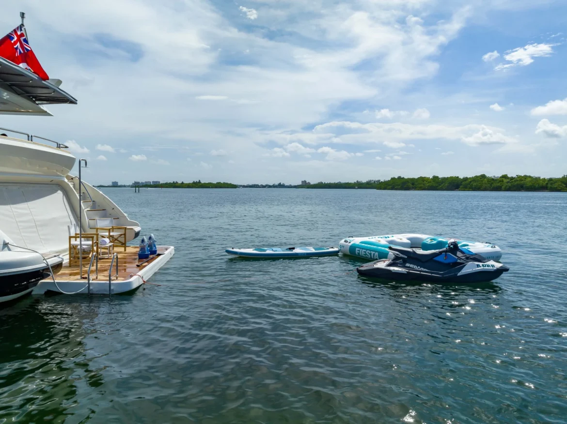 Yacht: 116’ Azimut - Image 13