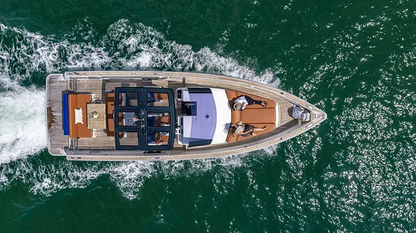 Yacht: 40’ Fjord