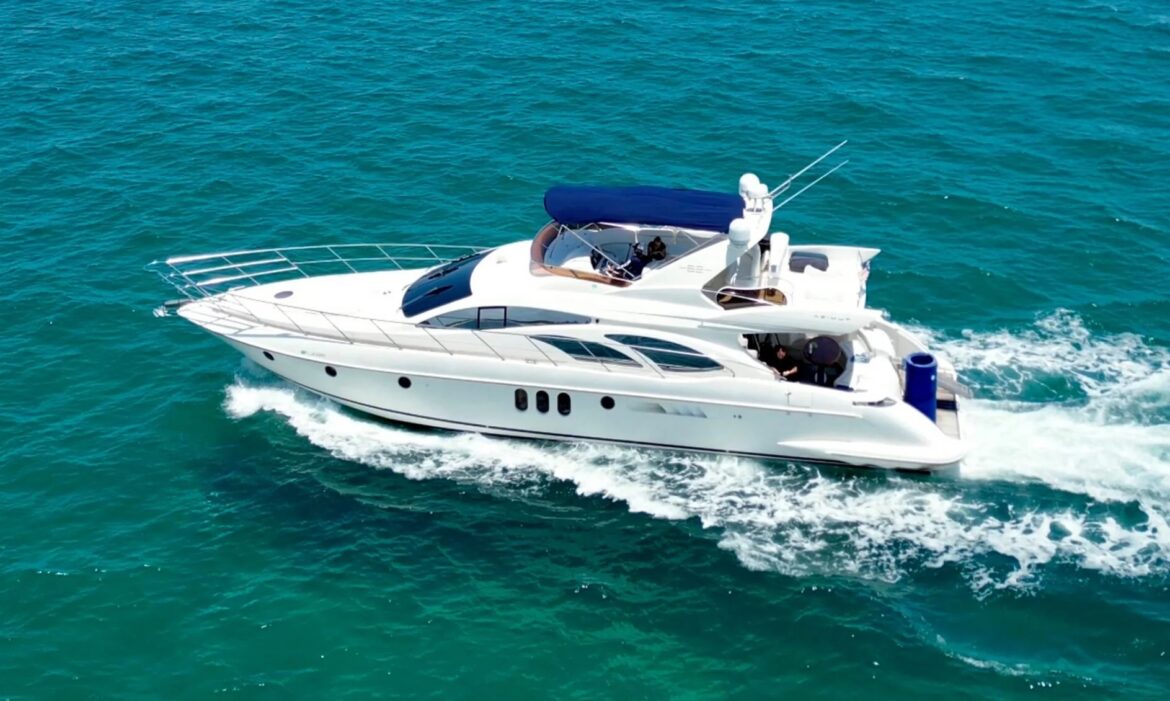 Yacht: 62’ Azimut