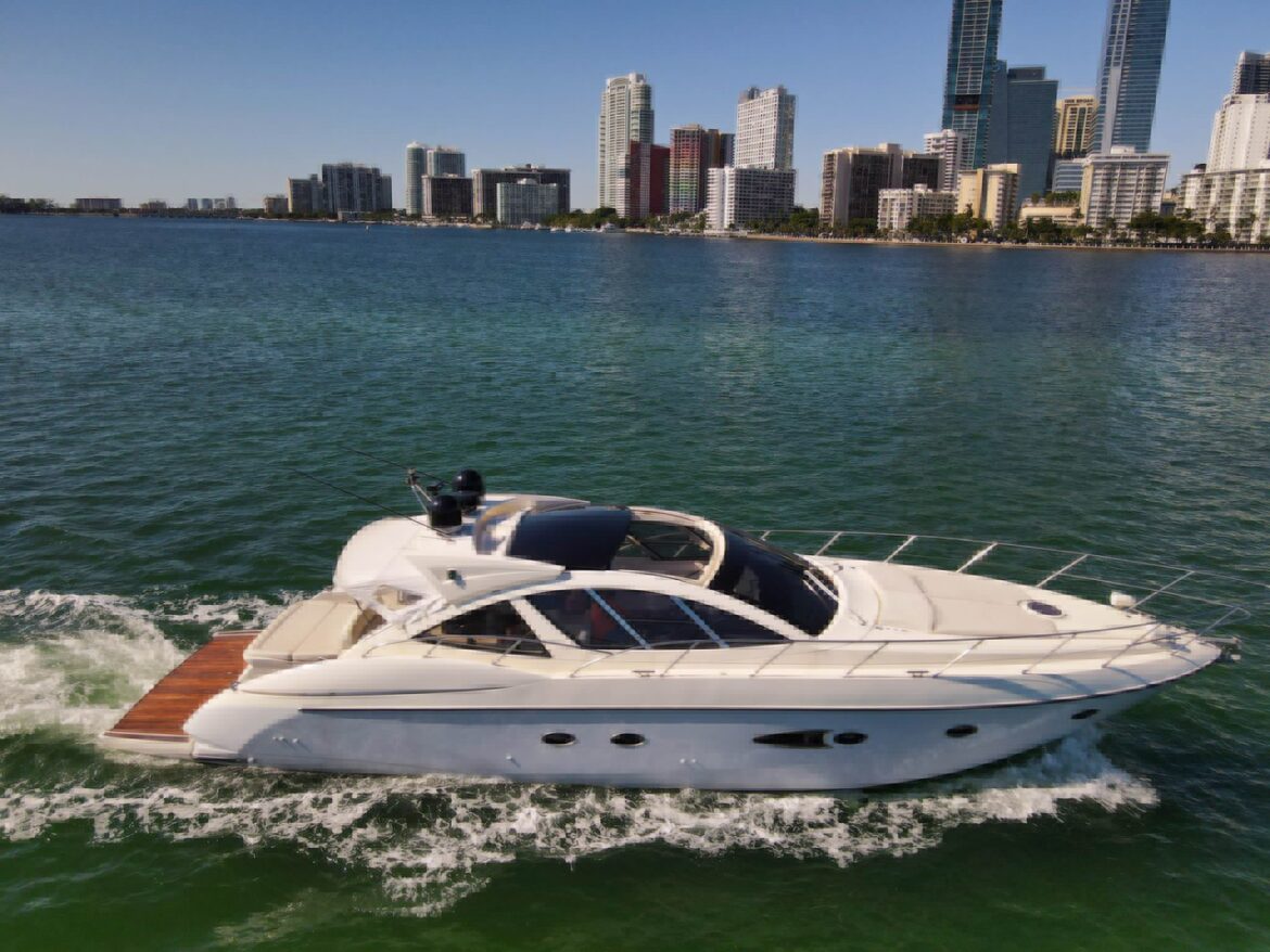 Yacht: 55' Azimut Atlantis