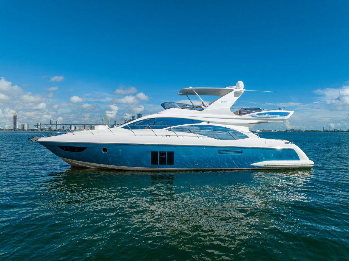 Yacht: 60' Azimut