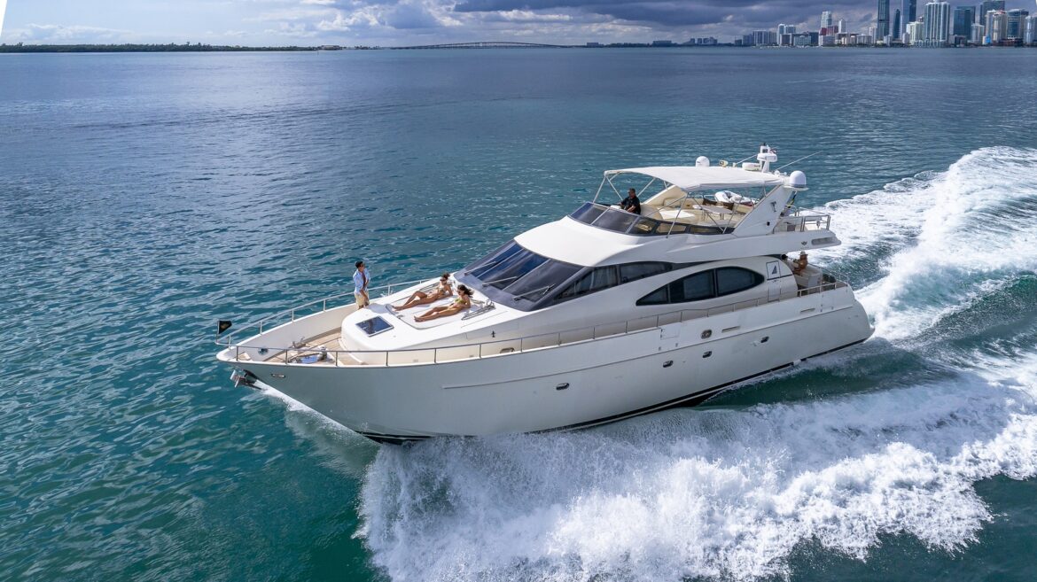 Yacht: 80' Azimut Salt Shaker