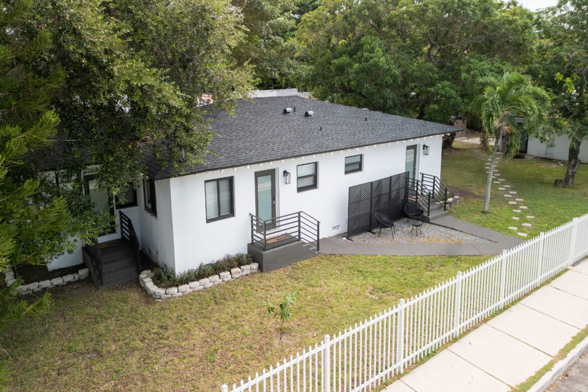 MANSION: WYNWOOD HOUSE