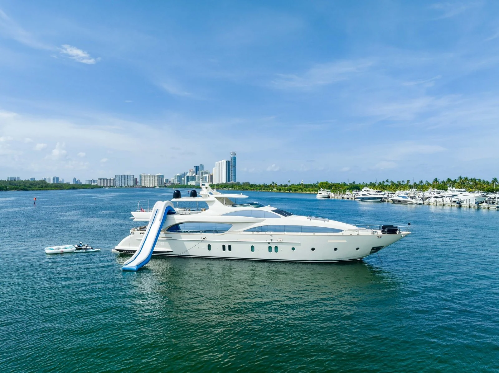Yacht: 116’ Azimut - Image 87