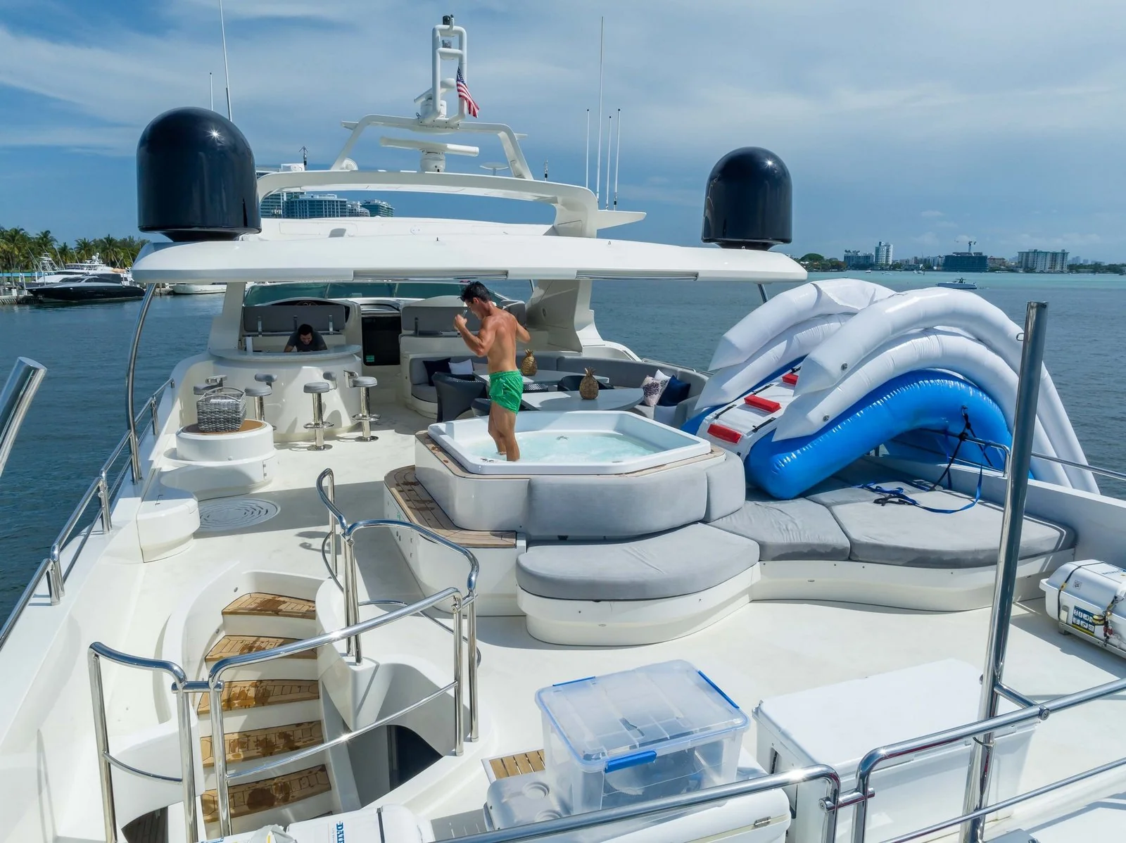 Yacht: 116’ Azimut - Image 83
