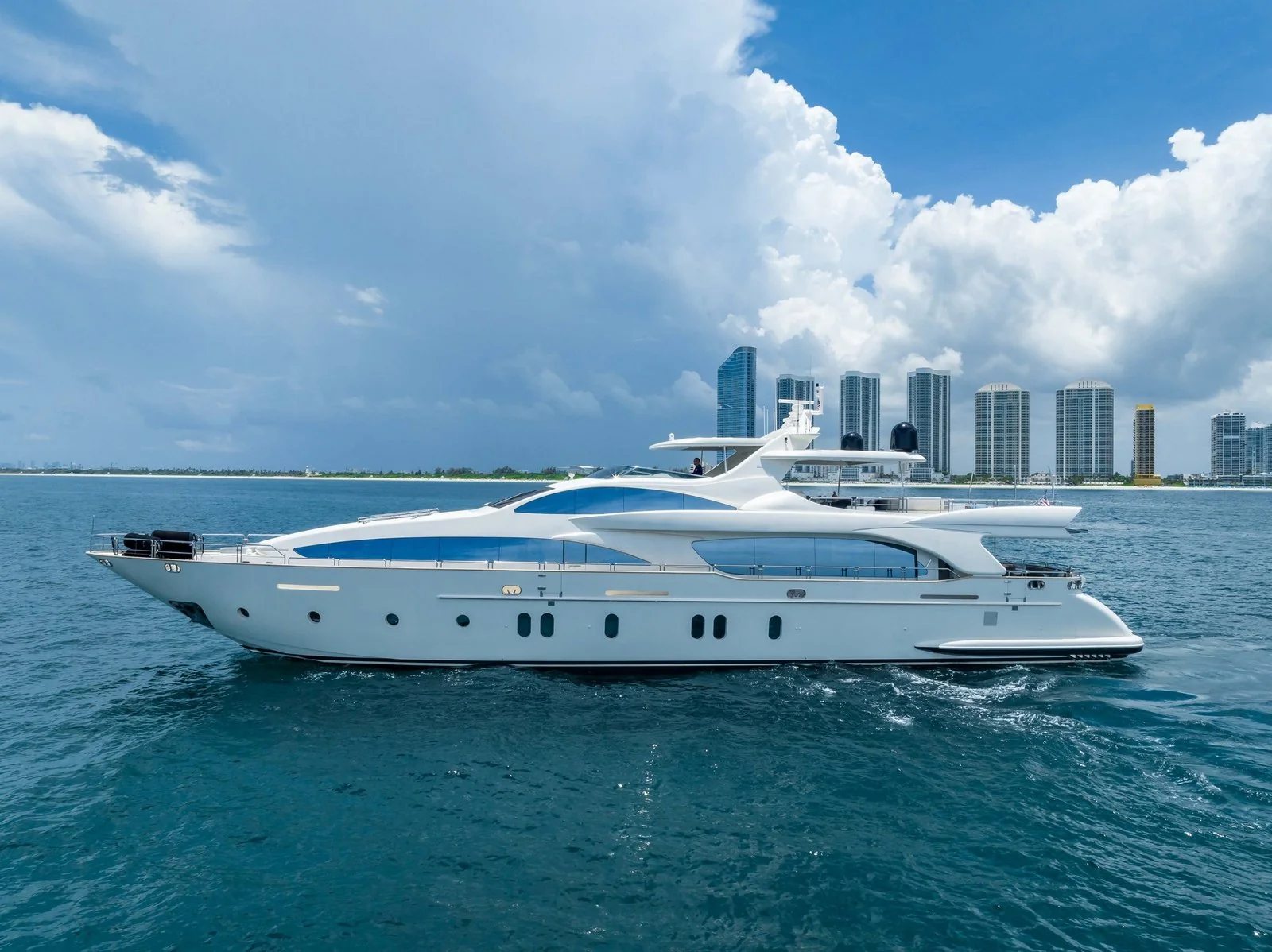 Yacht: 116’ Azimut - Image 170