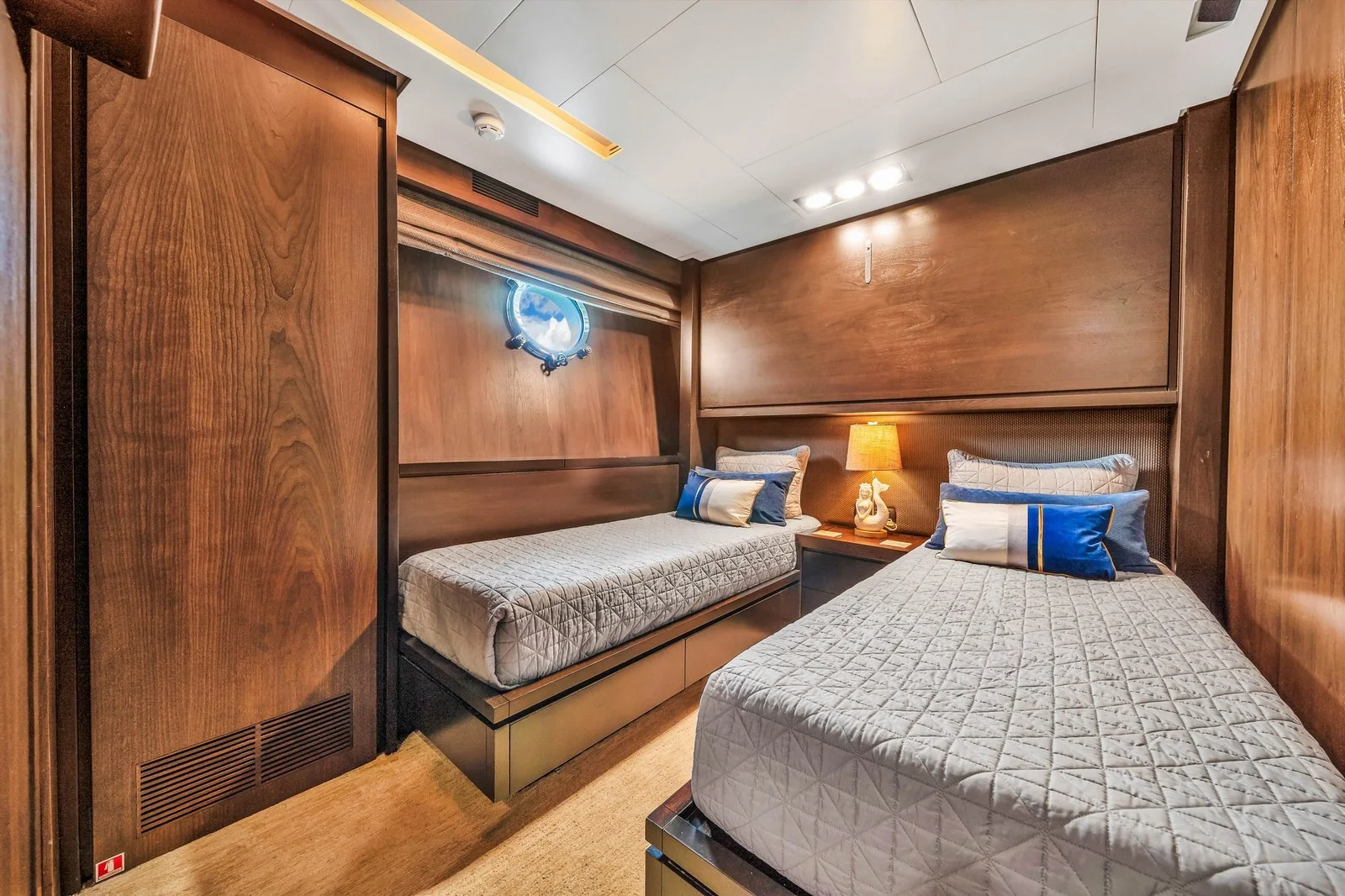 Yacht: 116’ Azimut - Image 130