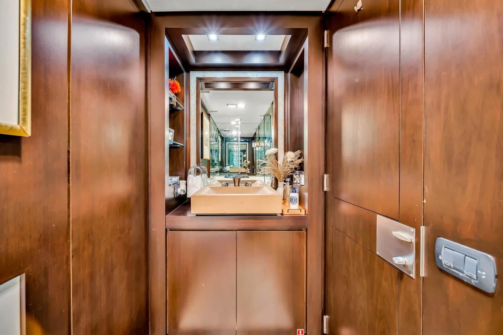 Yacht: 116’ Azimut - Image 119