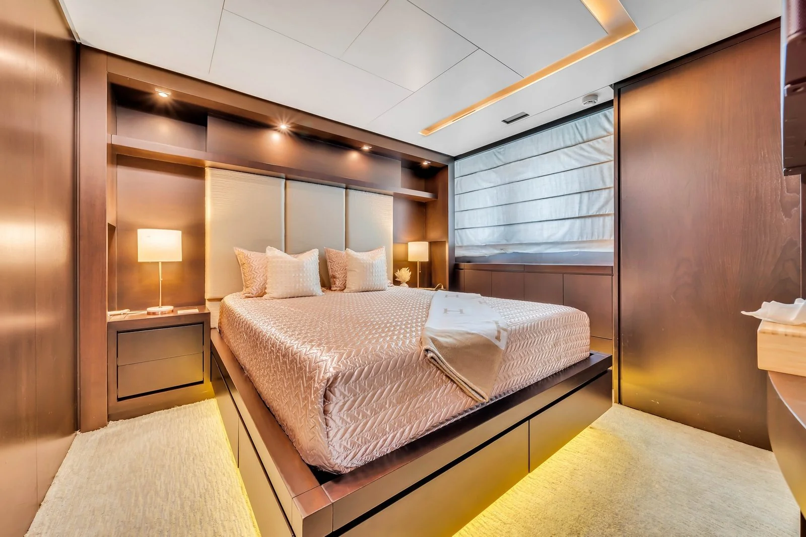 Yacht: 116’ Azimut - Image 118
