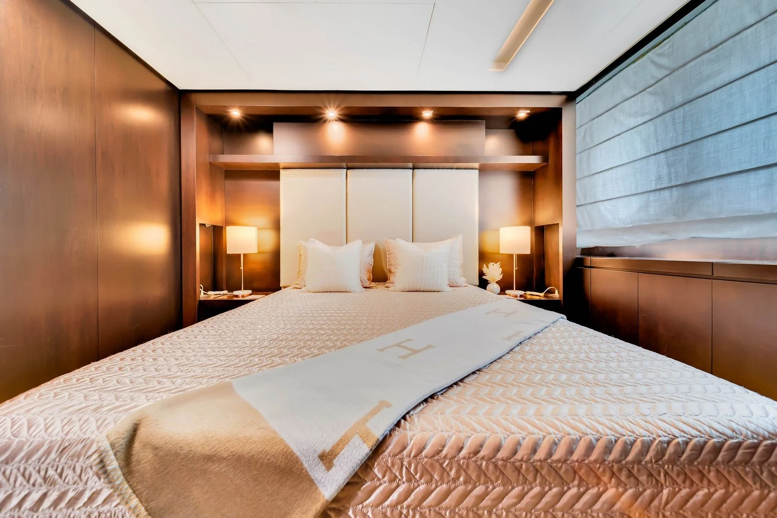 Yacht: 116’ Azimut - Image 68
