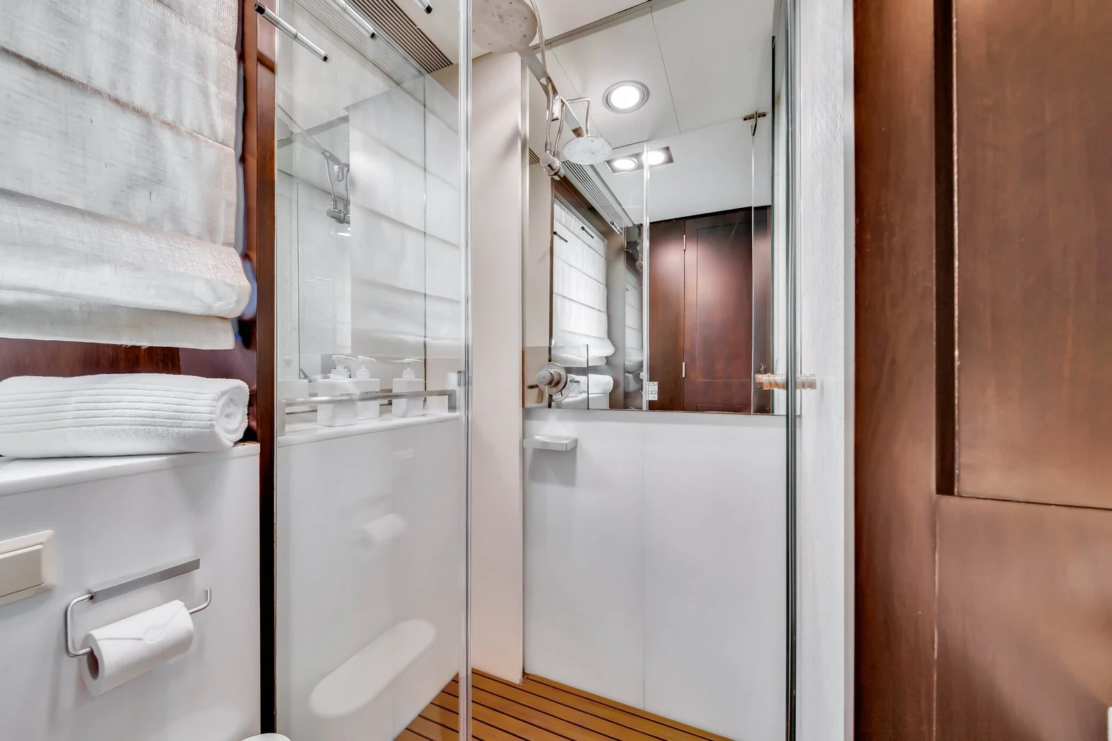 Yacht: 116’ Azimut - Image 113