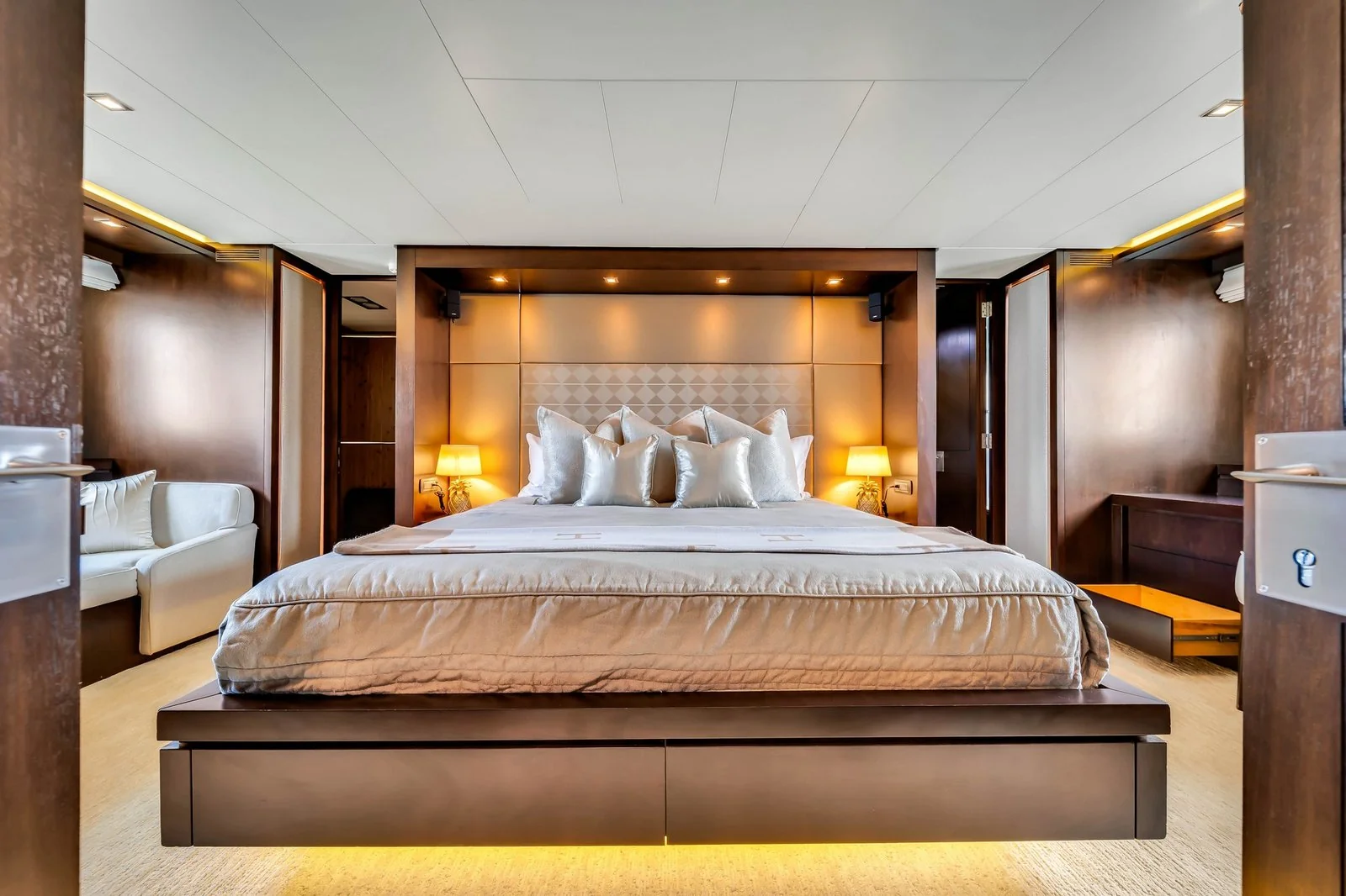 Yacht: 116’ Azimut - Image 106