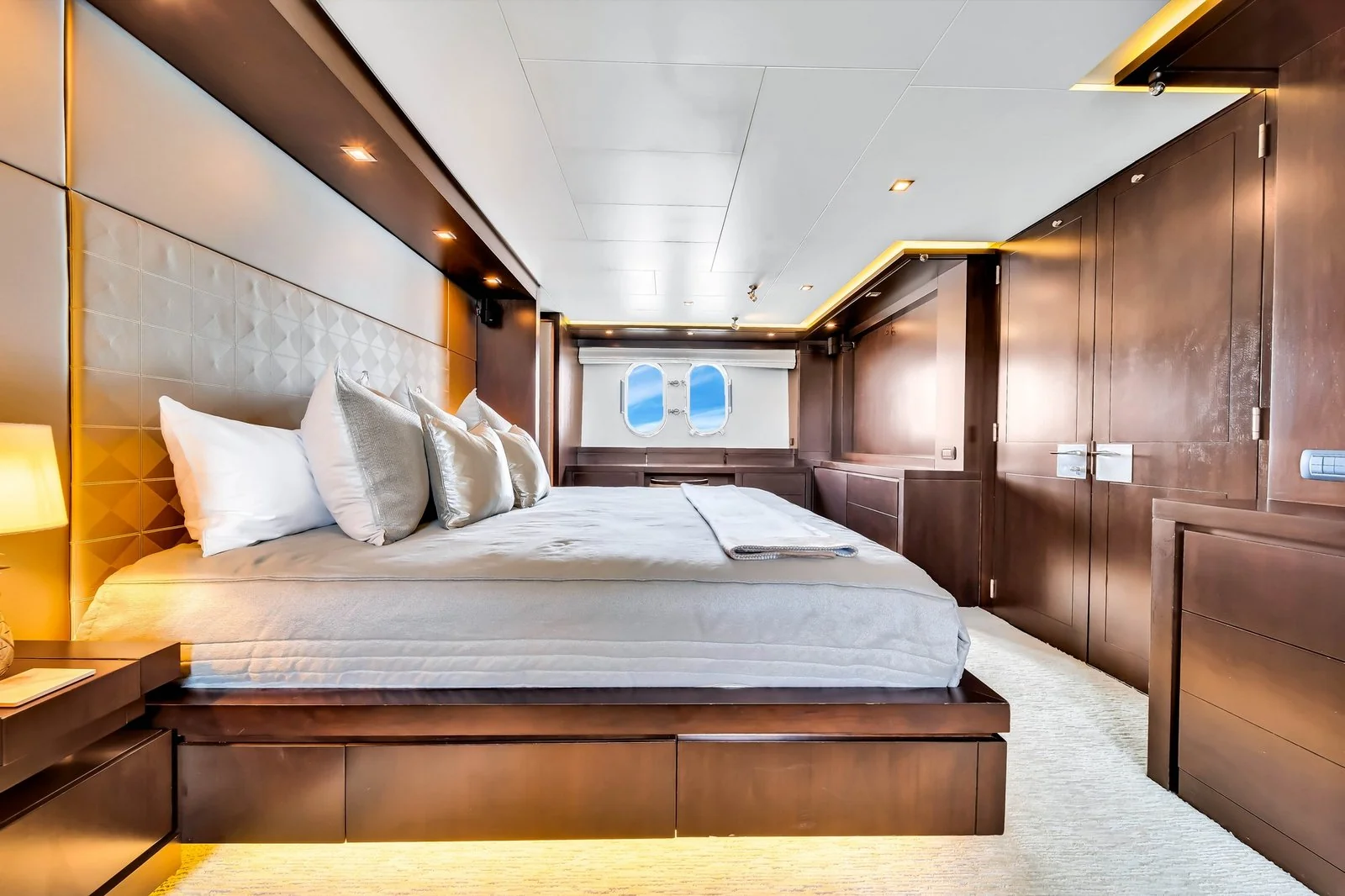 Yacht: 116’ Azimut - Image 104
