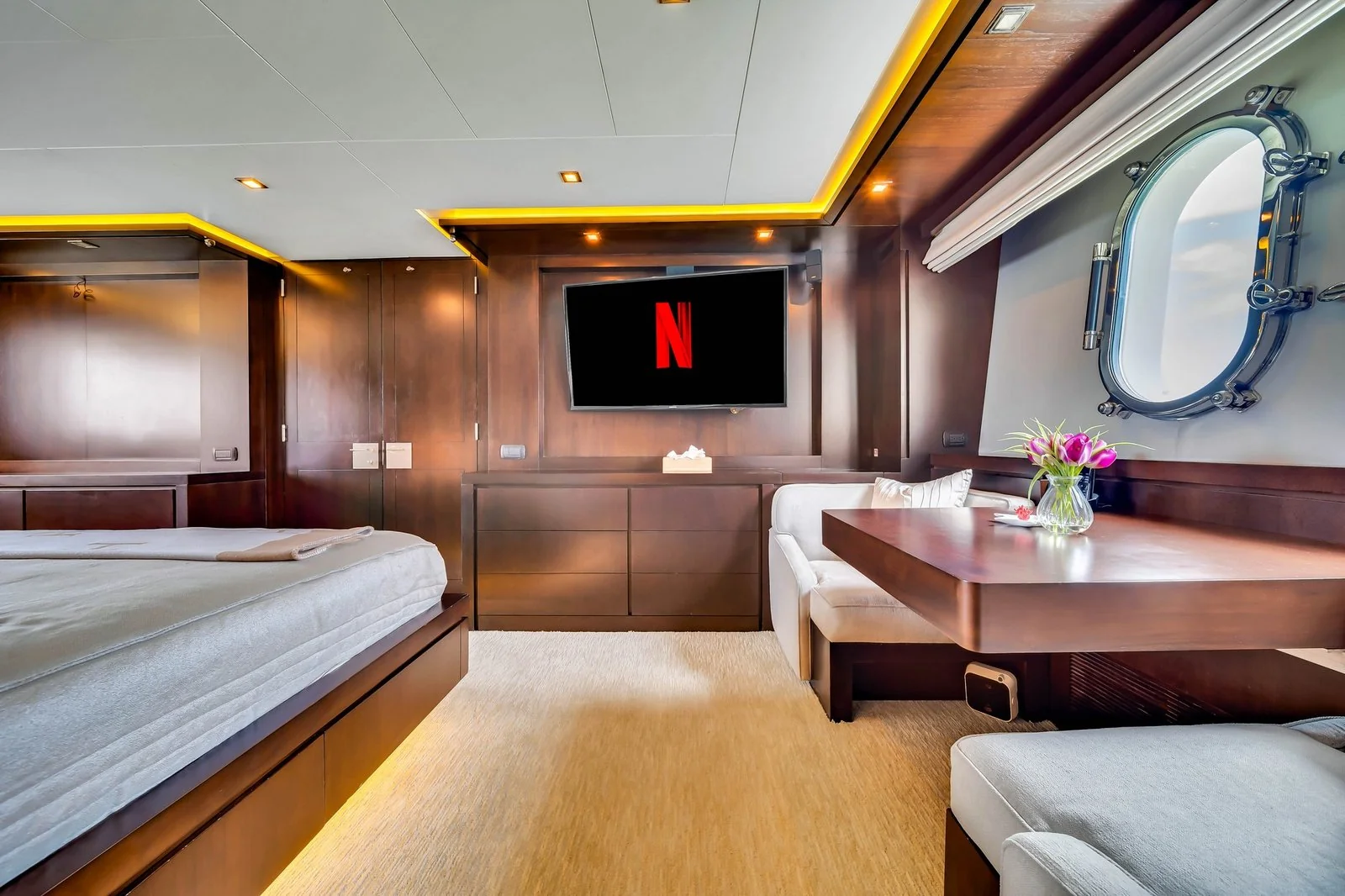 Yacht: 116’ Azimut - Image 54