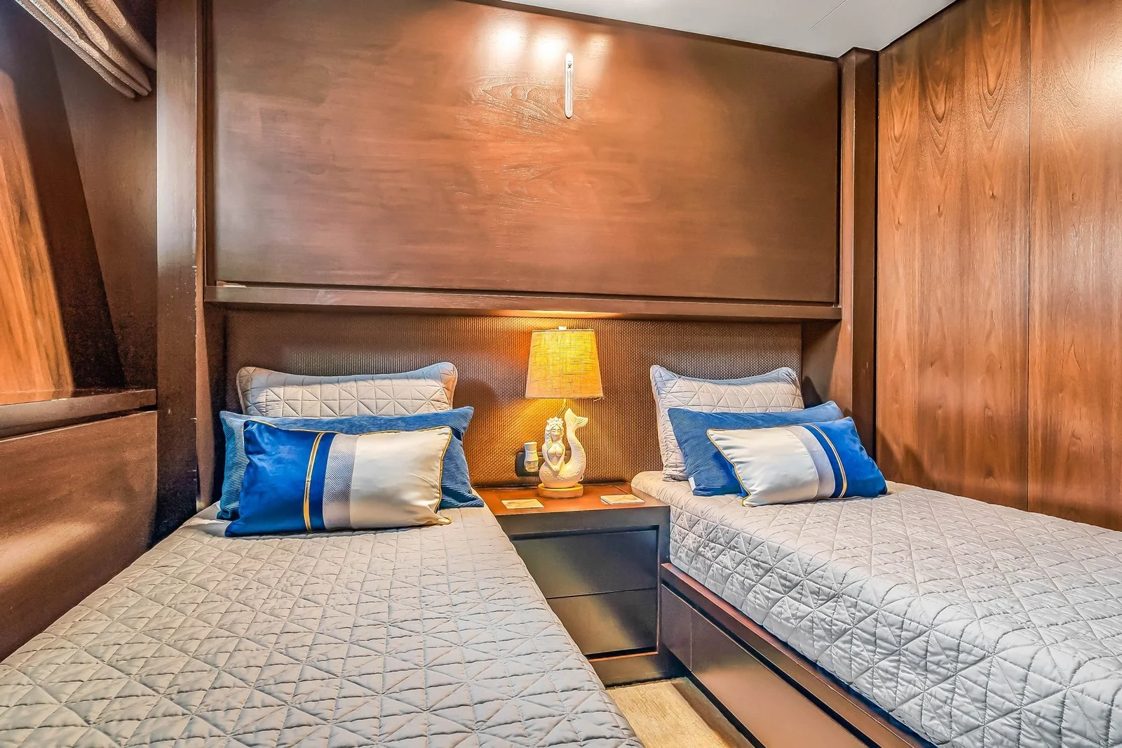 Yacht: 116’ Azimut - Image 128