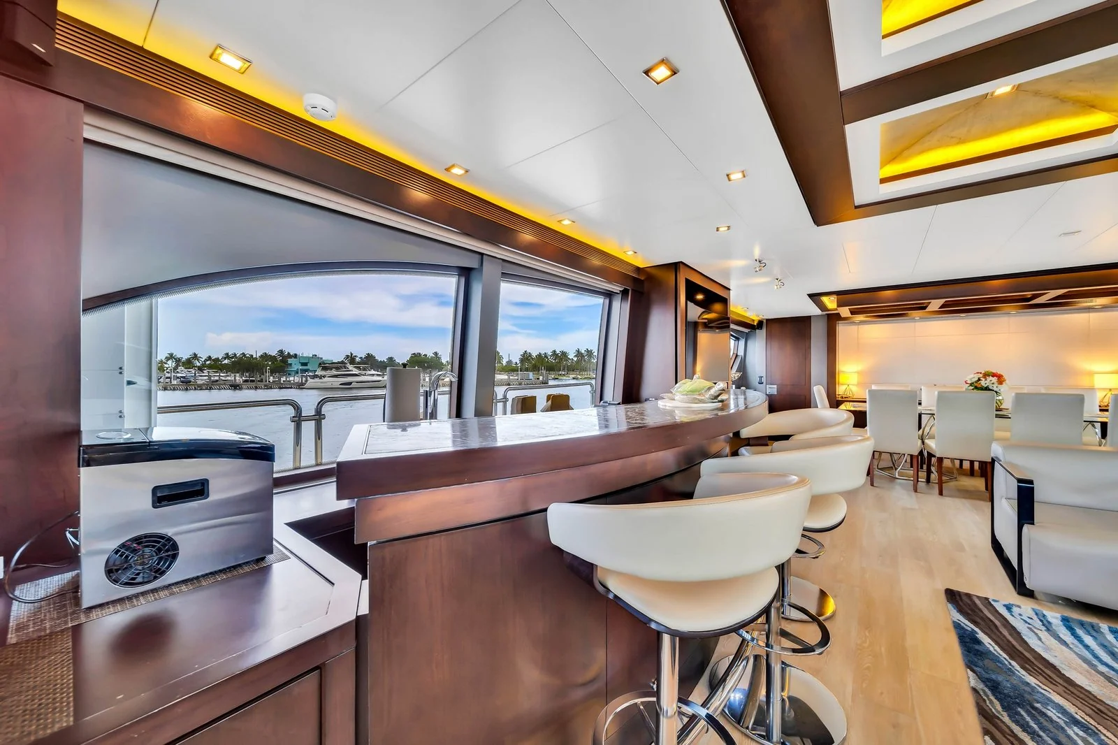 Yacht: 116’ Azimut - Image 36