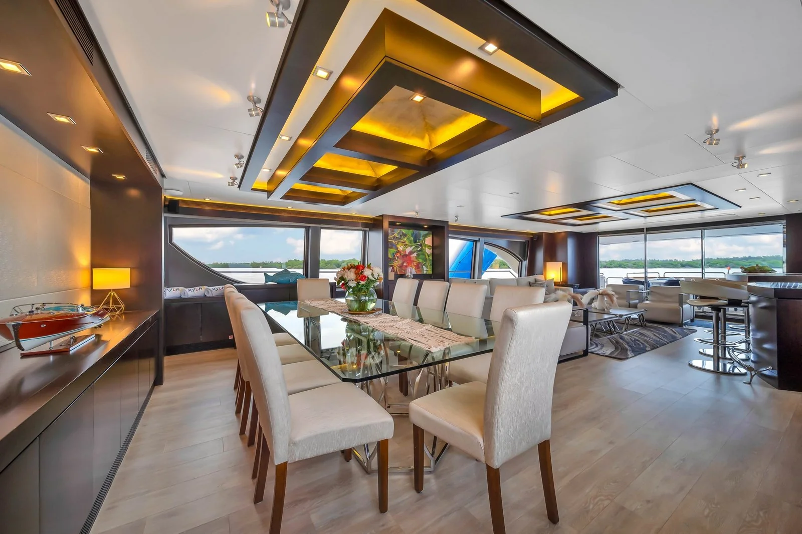 Yacht: 116’ Azimut - Image 26