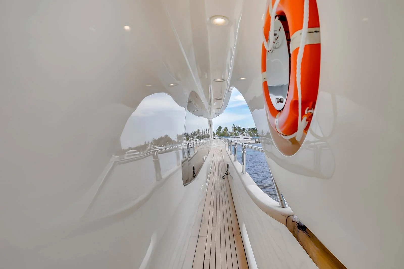 Yacht: 116’ Azimut - Image 23