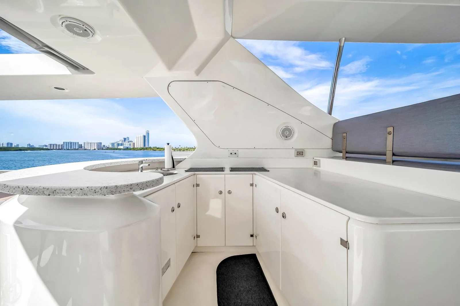 Yacht: 116’ Azimut - Image 2