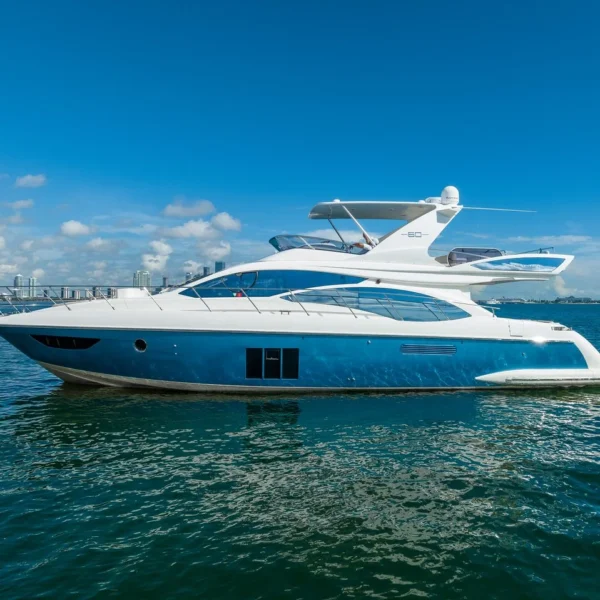Yate: 60' Azimut