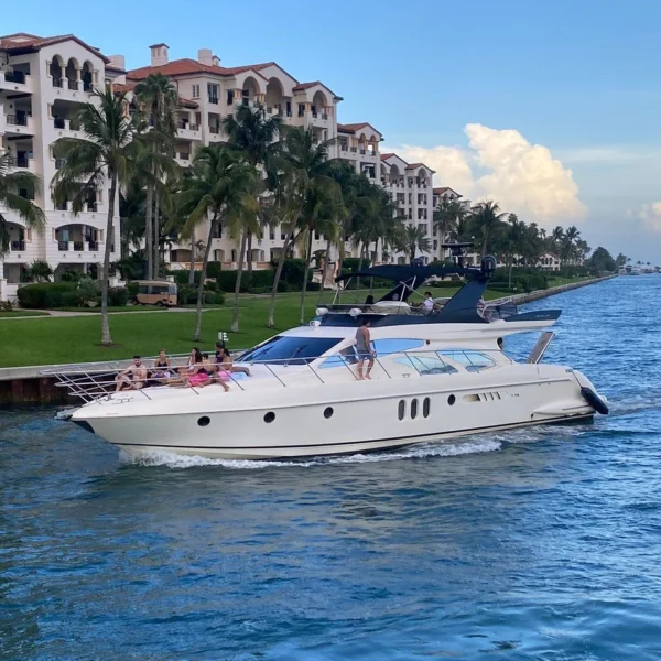 Yate: 62' Azimut "Priceless"