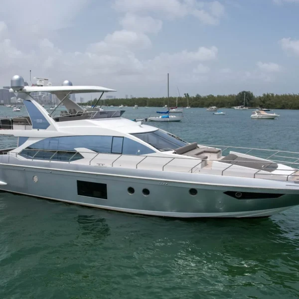 Yate: 68' Azimut The One