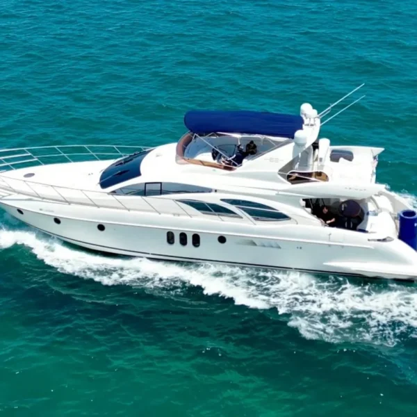Yate: 62' Azimut