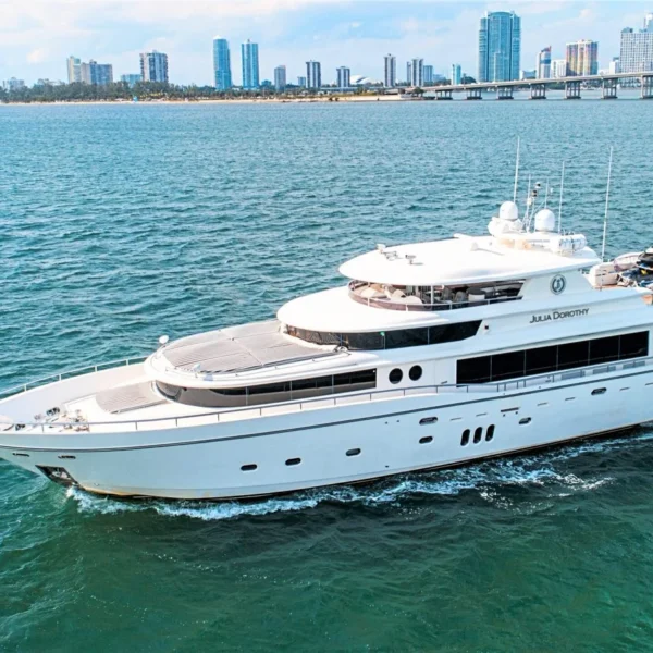 Yate: 103' JOHNSON RICH GUYS NICKEL