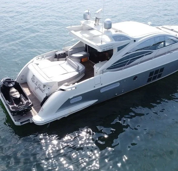 Yate: 62' Azimut Life is Great