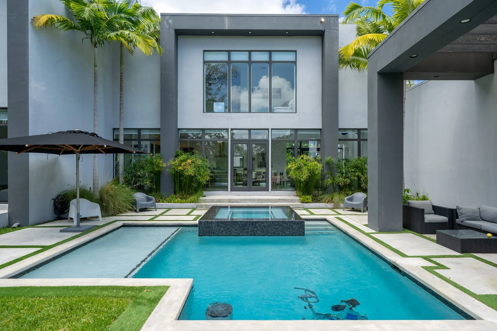 MANSION: VILLA SHORES 5 bedrooms