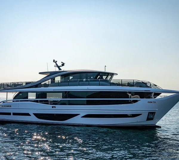Yate: 100' Princess 2023
