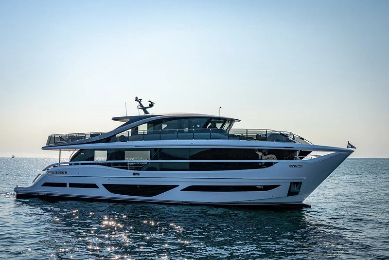 Yate: 100' Princess 2023