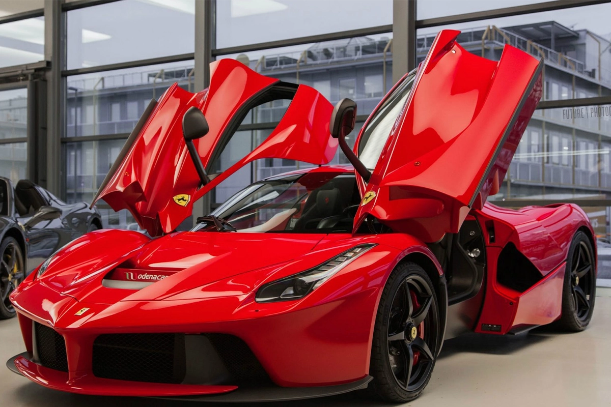 rent a Ferrari in Miami price
